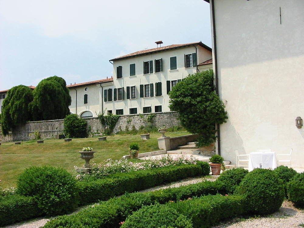 Hotel Villa Policreti Castello dʼAviano Exterior foto