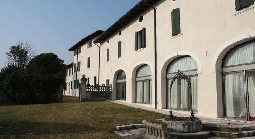 Hotel Villa Policreti Castello dʼAviano Exterior foto